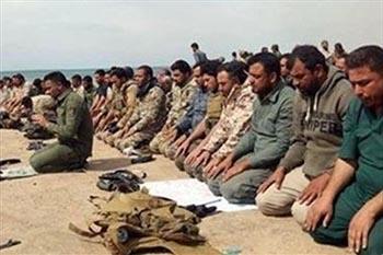 اقامه نماز شکر بعد از پیروزی