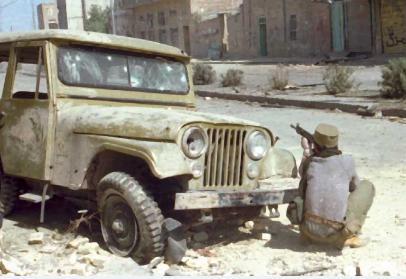 ایستادیم با چوب، با سنگ، با تفنگ  (خاطره)