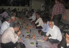 شهدا همچون چراغ فروزان بر تارک عرش می‌درخشند