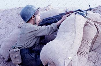  کوچک‌ سال ترین زائر کربلا در دهه 60