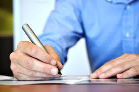 شعاری کردن زندگی‌نامه شهدا اشتباه است