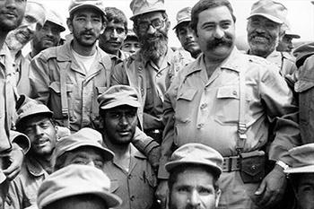 شوخی رزمنده ها با «آقا» در بین سخنرانی!