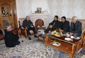 دیدار مدیر کل و رئیس اداره بنیاد شهرستان اردبیل با جانباز 70% در اردبیل