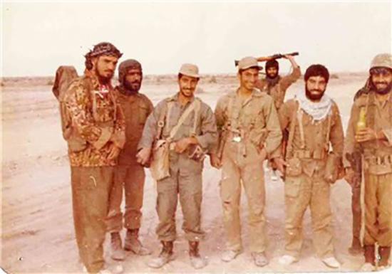 درخواست «رمز شب» ۲ برادر شهید در خط مقدم جبهه