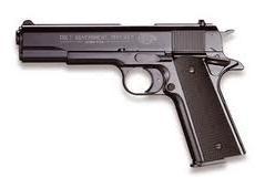 هر كه كلت دارد فرمانده لشكر است