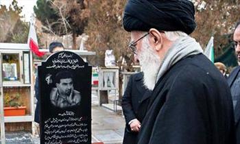 حضور رهبر انقلاب بر مزار شهید «طهرانی‌مقدم»