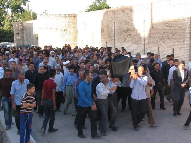 مادر شهید حسینی به فرزندش پیوست+تصاویر