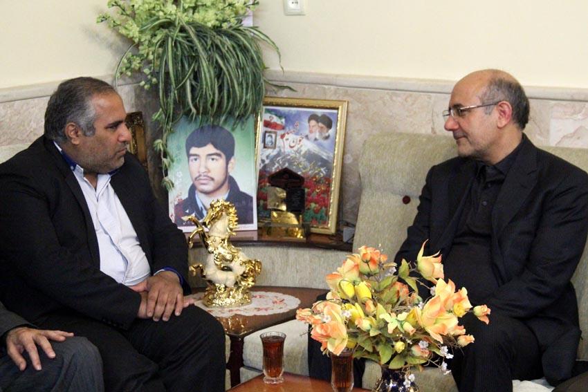 ديدار با خانواده شهدا را موجب تجديد روحيه مسئولان است