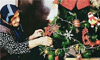 پای درخت کریسمس جای شهدا خالی