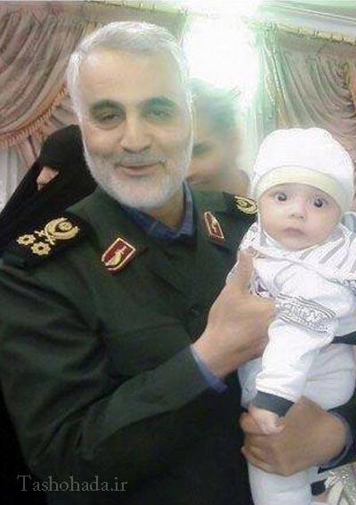 حاج قاسم درخانه شهید مدافع حرم