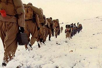 سربلندی «گردان کمیل» در یک روز برفی