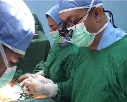 جراحی موفقیت آمیز ایثارگران توسط پروفسور اشتوما