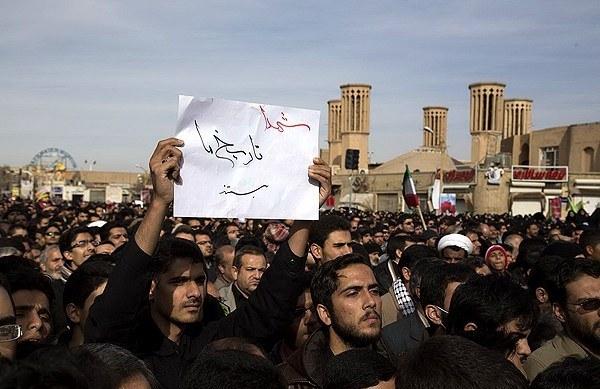 شهدا تاریخ ما هستند