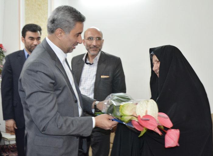 قاسمی فرزاد :پدران و مادران شهدا اسوه های ایثارند