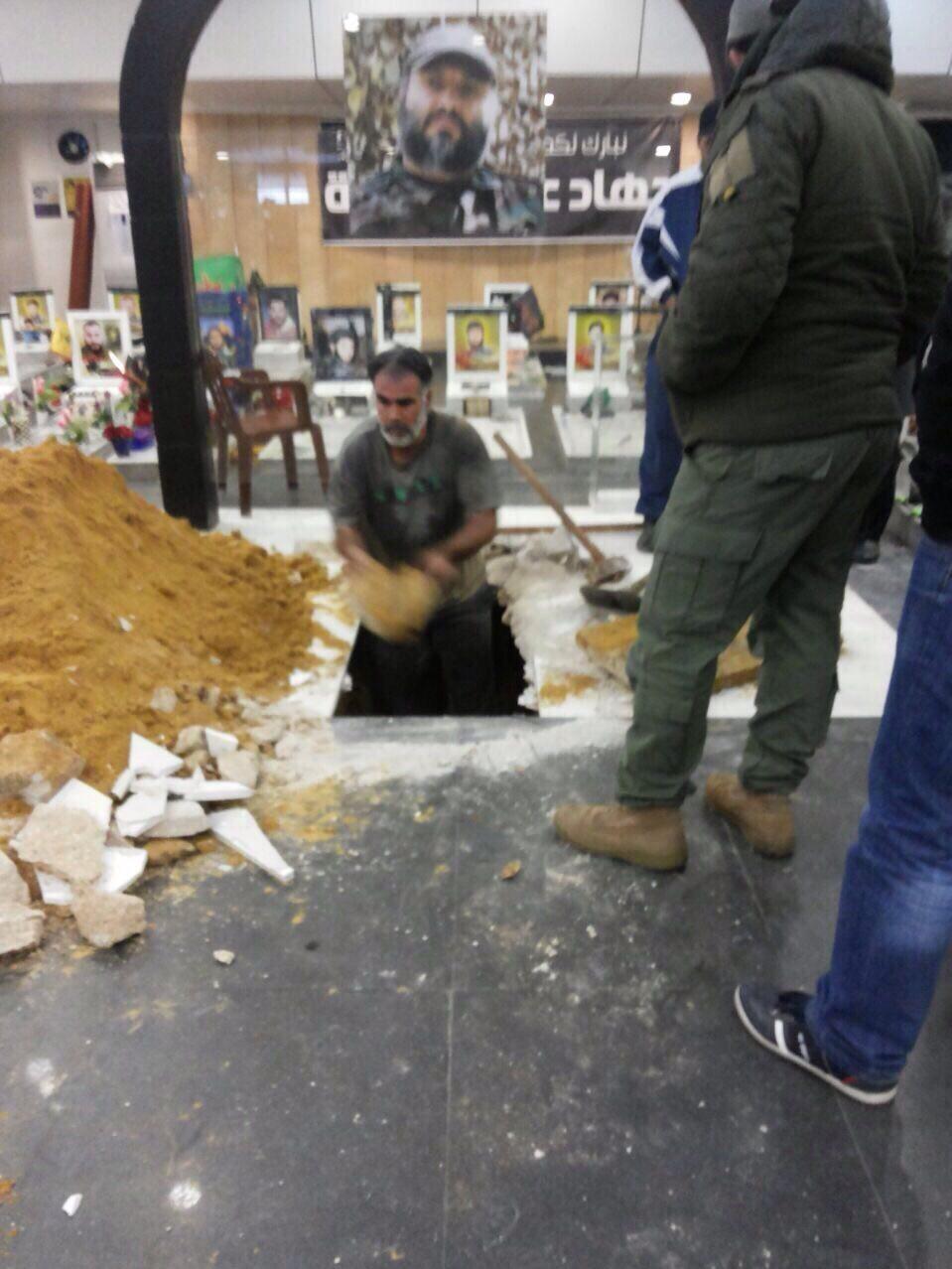 مزار شهید جهاد مغنیه درکنار پدر