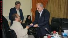 تقدیر از جانباز 70 درصد و مادر دو شهید در شورای اداری ملایر