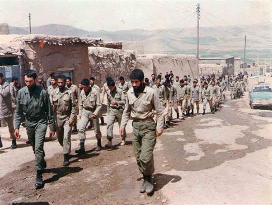 اهالی روستایی که همه ی جمعیت آن در دفاع مقدس رزمنده بودند