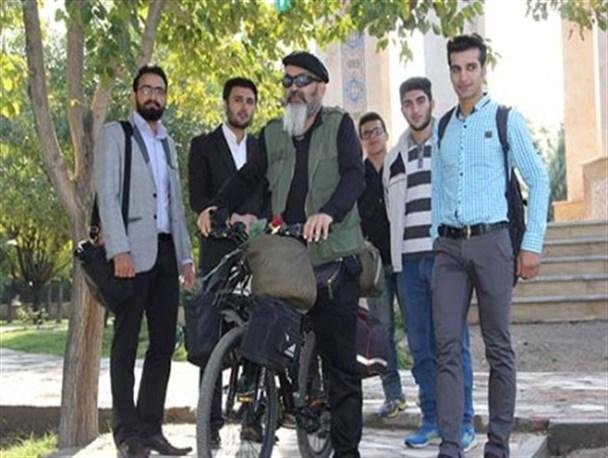 جانباز 65 درصد، در ادامه سفر ایرانگردی خود به زنجان رسید