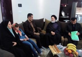 حفظ کشور ونظام بافداکاری شهدا وجانبازان وایثار خانواده های شهدا