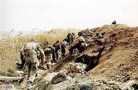 چه ضرورتی داره که خودت هم سینه خیز بری؟!