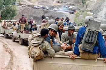 یک قمقمه و 300 رزمنده!