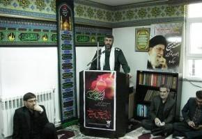 قرائت زیارت عاشورا به یاد شهدای بسیجی در بنیاد زنجان