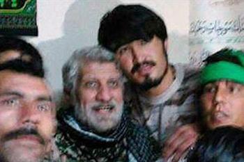 «بلبلِ خمینی» در بین مدافعان حرم